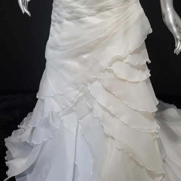 NWT~$1580~DEMETRIOS~4/6~IVORY OFF WHITE RUCHED RUFFLED STRAPLESS WEDDING DRESS - Picture 3 of 16